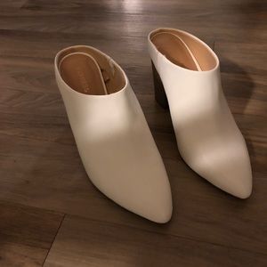 NWOT Express white mules - size 8